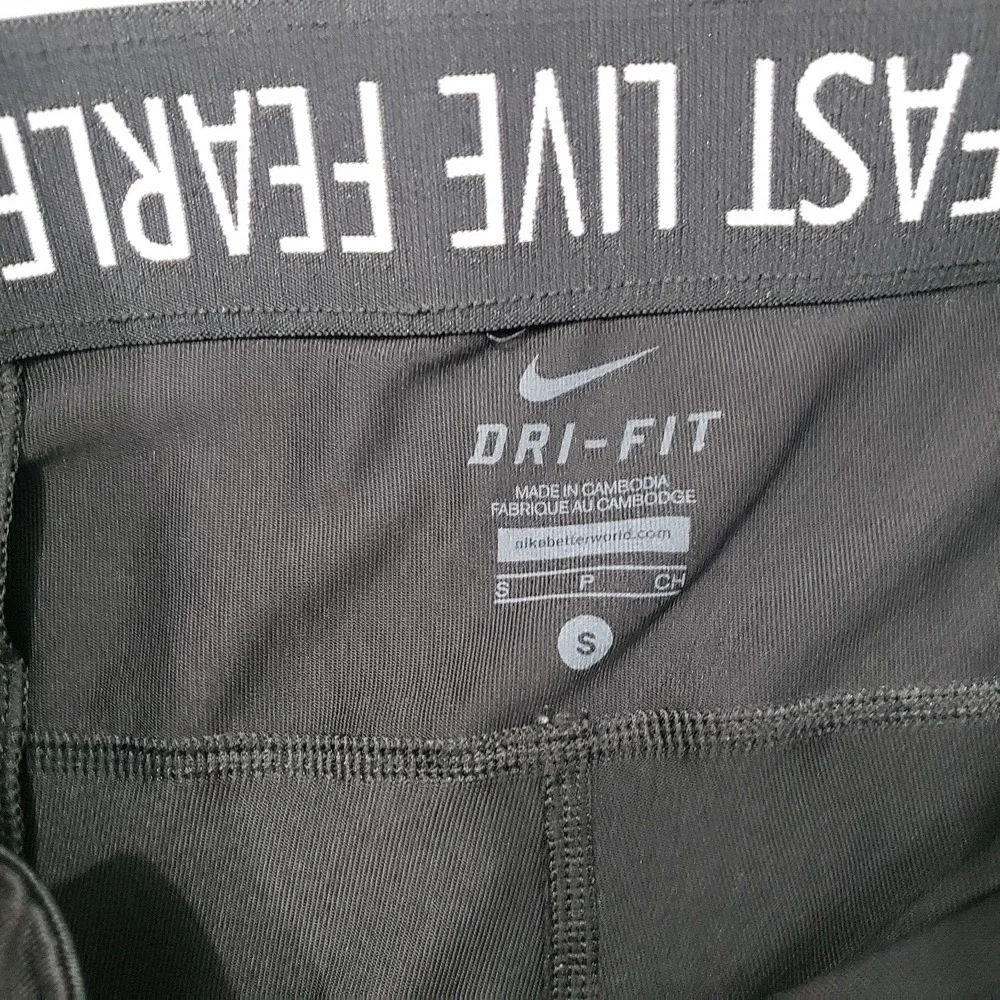 Nike Leggings Womens Small Black Capri Dri-Fit Pull‎ On